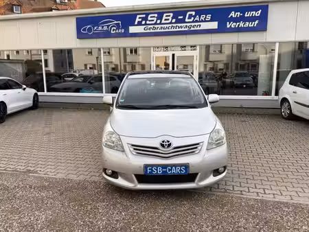 Toyota Verso 2.0 126