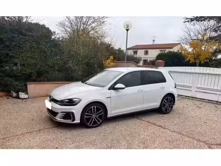 Volkswagen Golf GTE 1.4 245