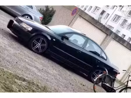 Volkswagen Passat VR5 2.3 150 Confortline