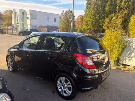 Opel Corsa 1.4 87 Satellite