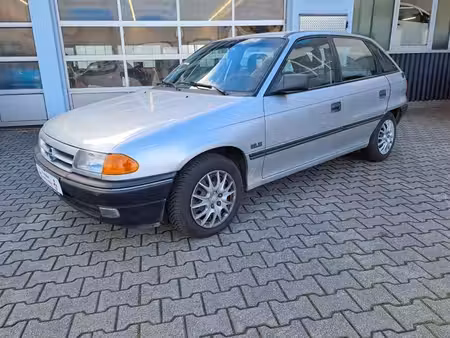 Opel Astra 1.8 90 GLS