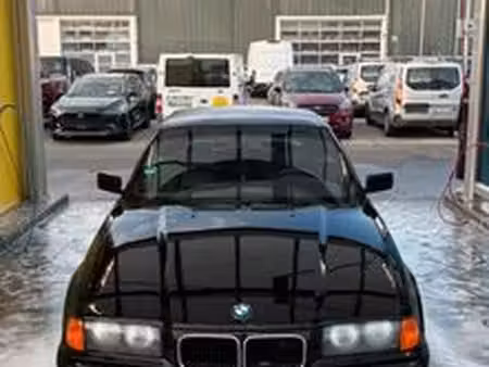 BMW Série 3 318i 1.8 115