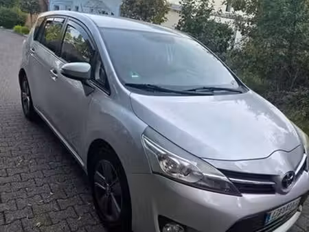 Toyota Verso 2.2