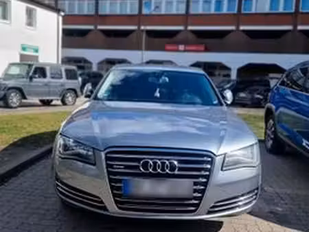 Audi A8 V8 4.2 quattro
