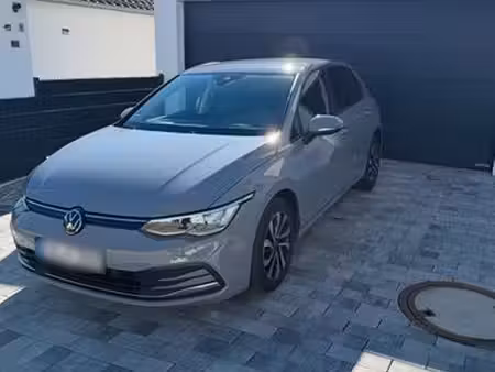 Volkswagen Golf 1.0 TSI 110