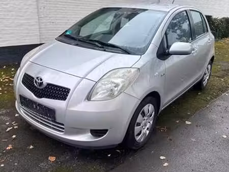 Toyota Yaris 1.4 90