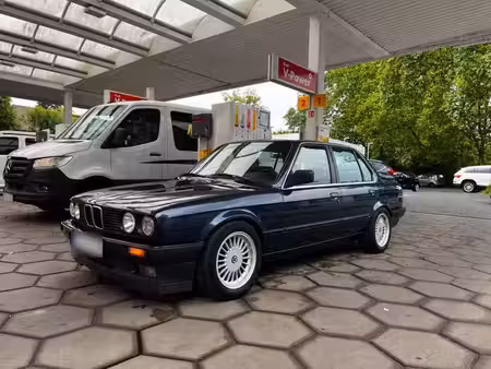 BMW Série 3 325i