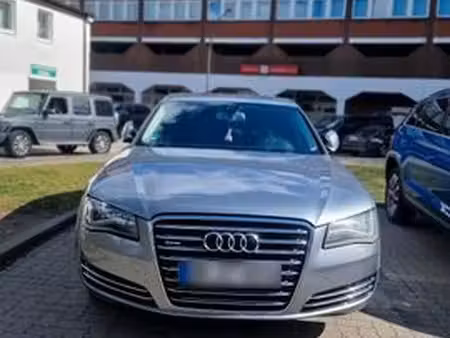 Audi A8 V8 4.2 quattro