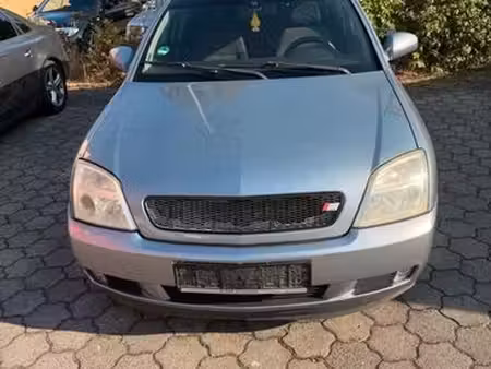 Opel Vectra 2.2 155