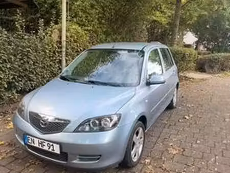 Mazda Mazda2 75