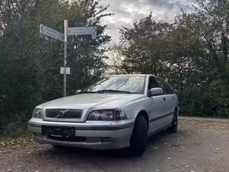 Volvo V40 1.8 122