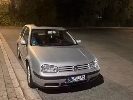 Volkswagen Golf 1.6 102