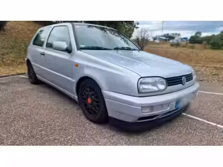 Volkswagen Golf 1.8 90