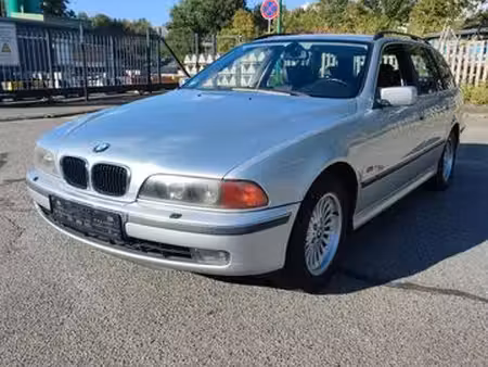 BMW Série 5 540i V8 4.4 286