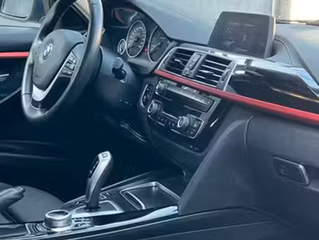 BMW Série 3 318i 1.5 136