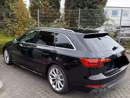Audi A4 2.0 TDI 190 S line