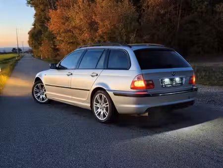 BMW Série 3 318i 105
