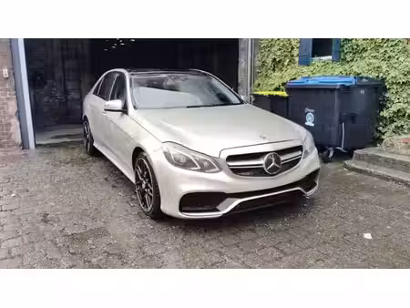 Mercedes-Benz Classe E V8 5.5 525