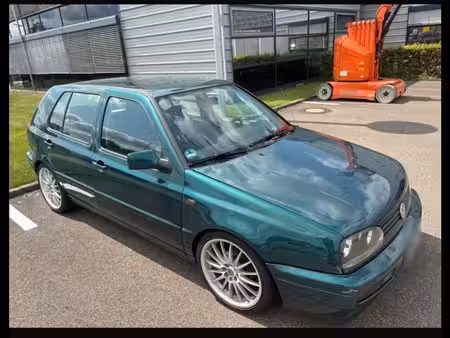Volkswagen Golf 75