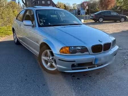BMW Série 3 318i 1.9 118