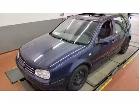 Volkswagen Golf 1.6 105