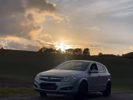 Opel Astra 1.6 105