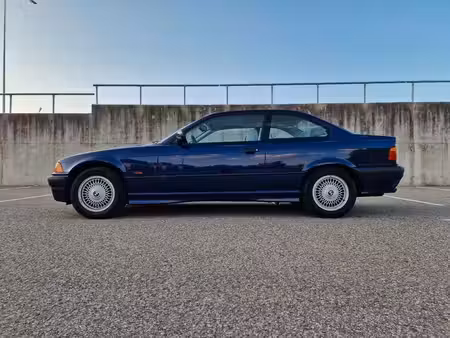 BMW Série 3 323i 2.5 170