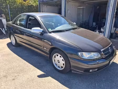 Opel Omega 2.2 144 Selection