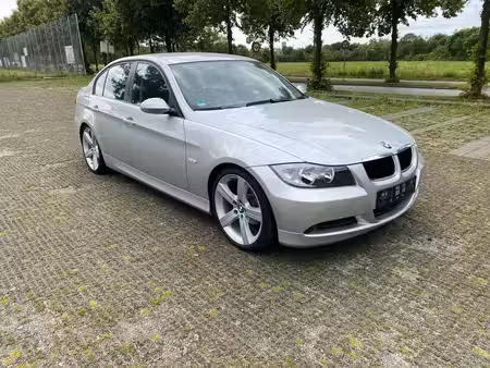 BMW Série 3 320i 2.2 170