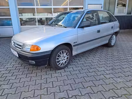 Opel Astra 1.8 90 GLS