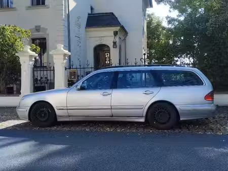Mercedes-Benz Classe E E 320