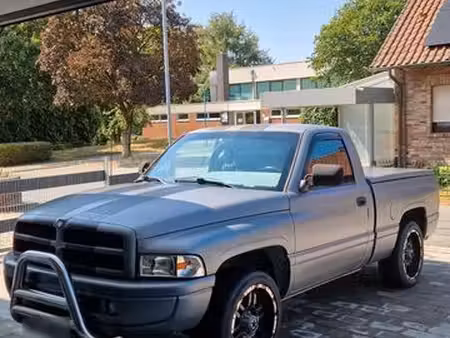 Dodge RAM 1500 V8 5.9
