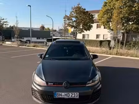 Volkswagen Golf GTI 2.0 TSI 220