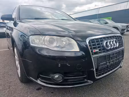 Audi A4 2.0 S line
