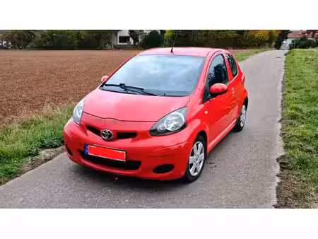 Toyota Yaris 1.0 VTi 68