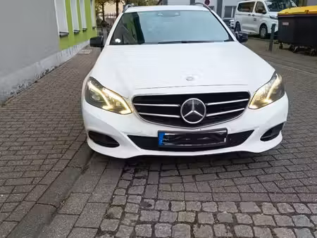 Mercedes-Benz Classe E E 200 2.1 136