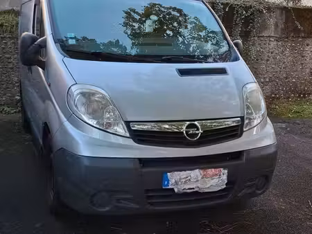 Opel Vivaro 2.5 146