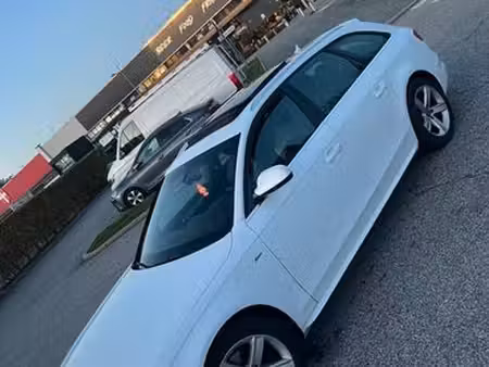 Audi A4 2.0 TDI 150 S line
