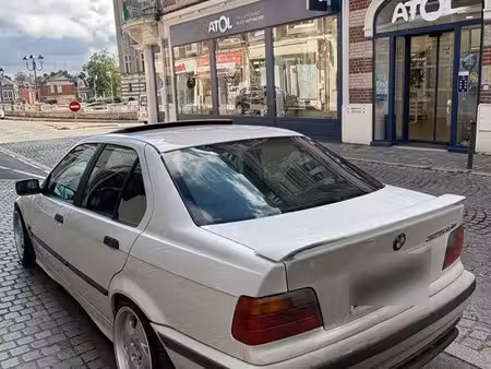BMW Série 3 325d 2.4 143