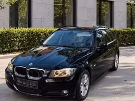 BMW Série 3 318i 2.0 143