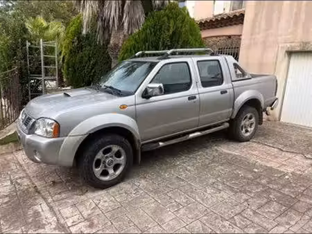 Nissan Navara 2.5
