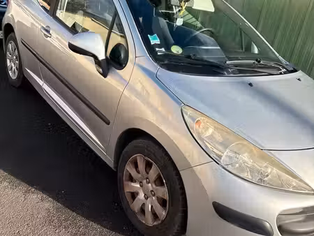 Peugeot 207 1.4 75