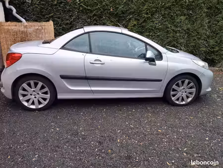 Peugeot 207 CC 1.6 HDi 110