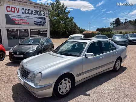 Mercedes-Benz Classe E E 220 2.1 CDI 143 Classic