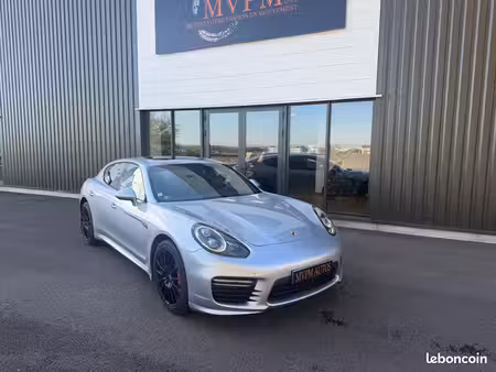 Porsche Panamera GTS V8 4.8 4x4