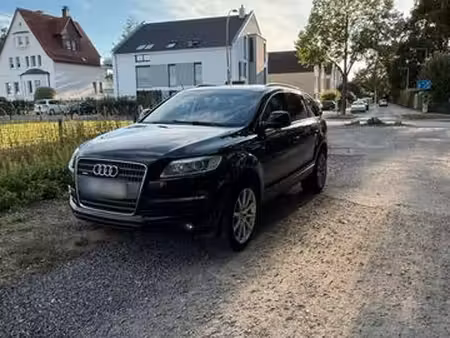 Audi Q7 quattro