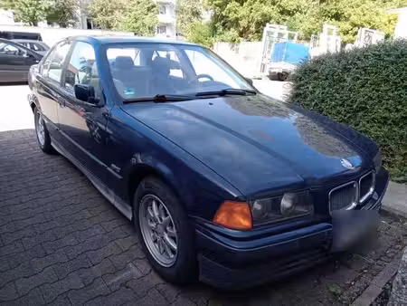 BMW Série 3 318i 1.8 115