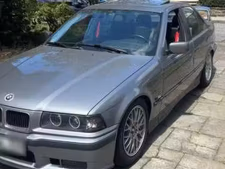 BMW Série 3 318i 1.8 115
