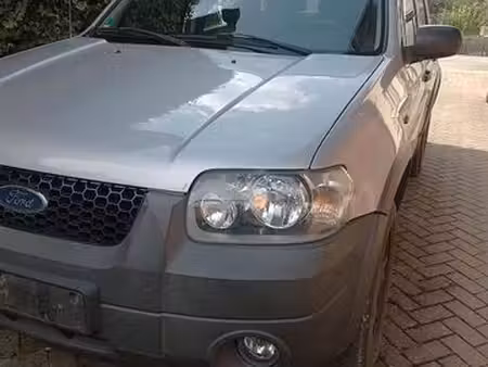 Ford Maverick 2.4 XL