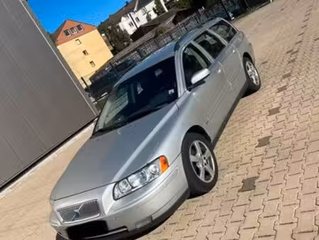 Volvo V70 2.4